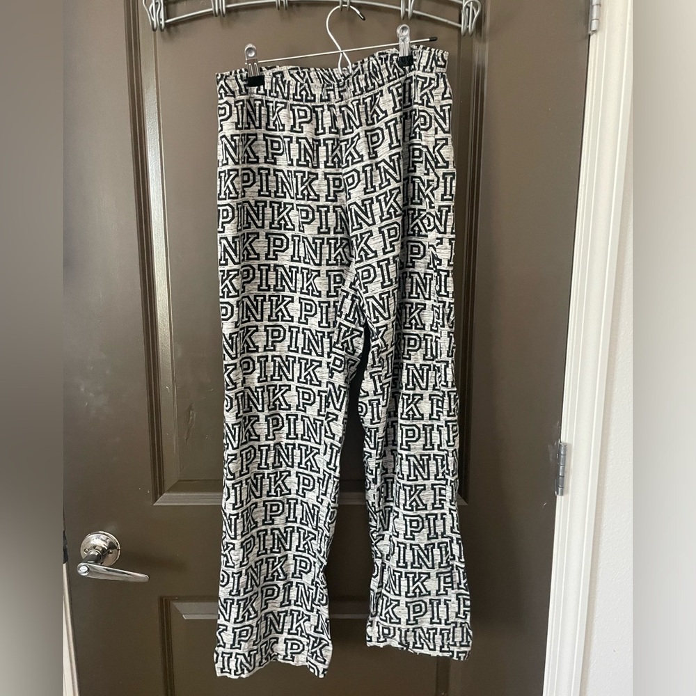 PINK Victoria's Secret Black and White Logo Pajama Pants loungewear Size XS